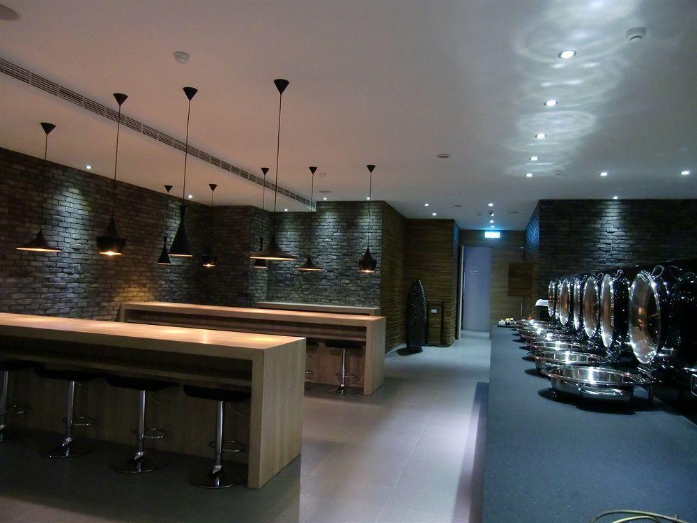 The Riverside Hotel International Kaohsiung Exterior photo