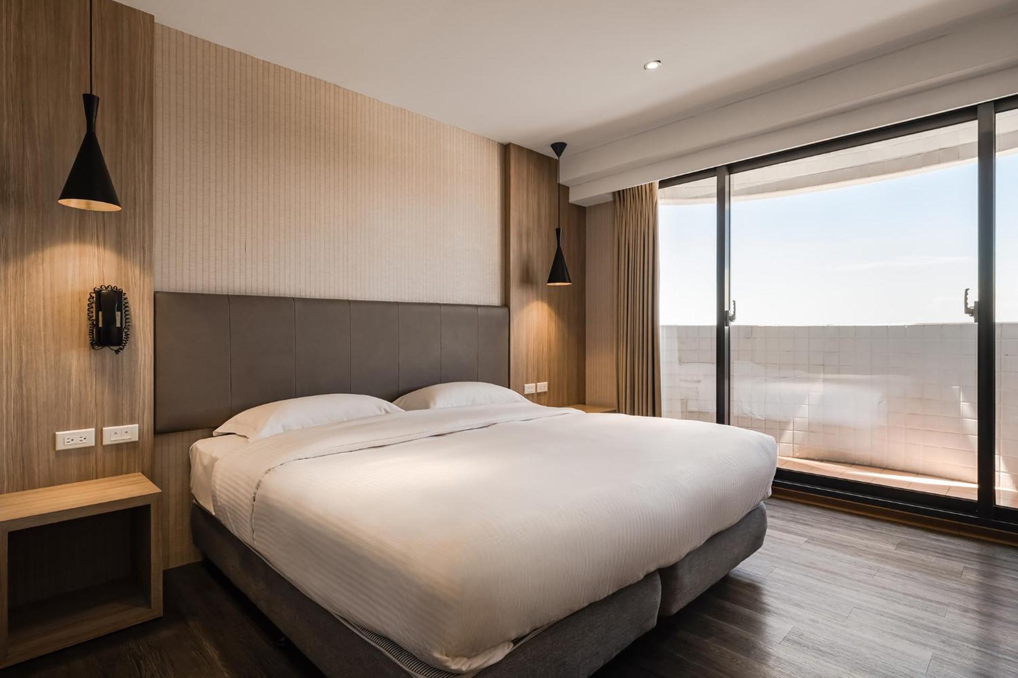 The Riverside Hotel International Kaohsiung Exterior photo