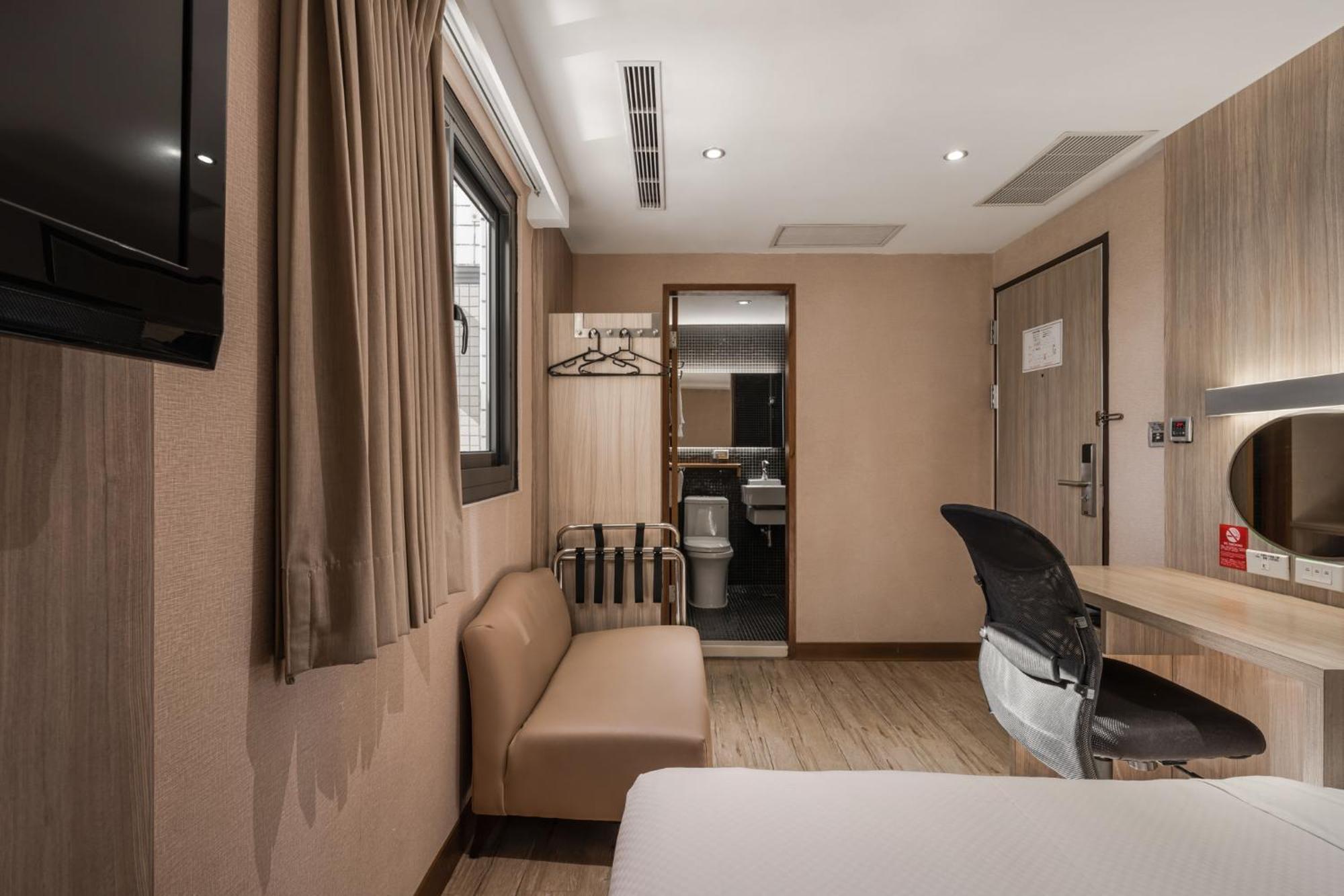 The Riverside Hotel International Kaohsiung Exterior photo