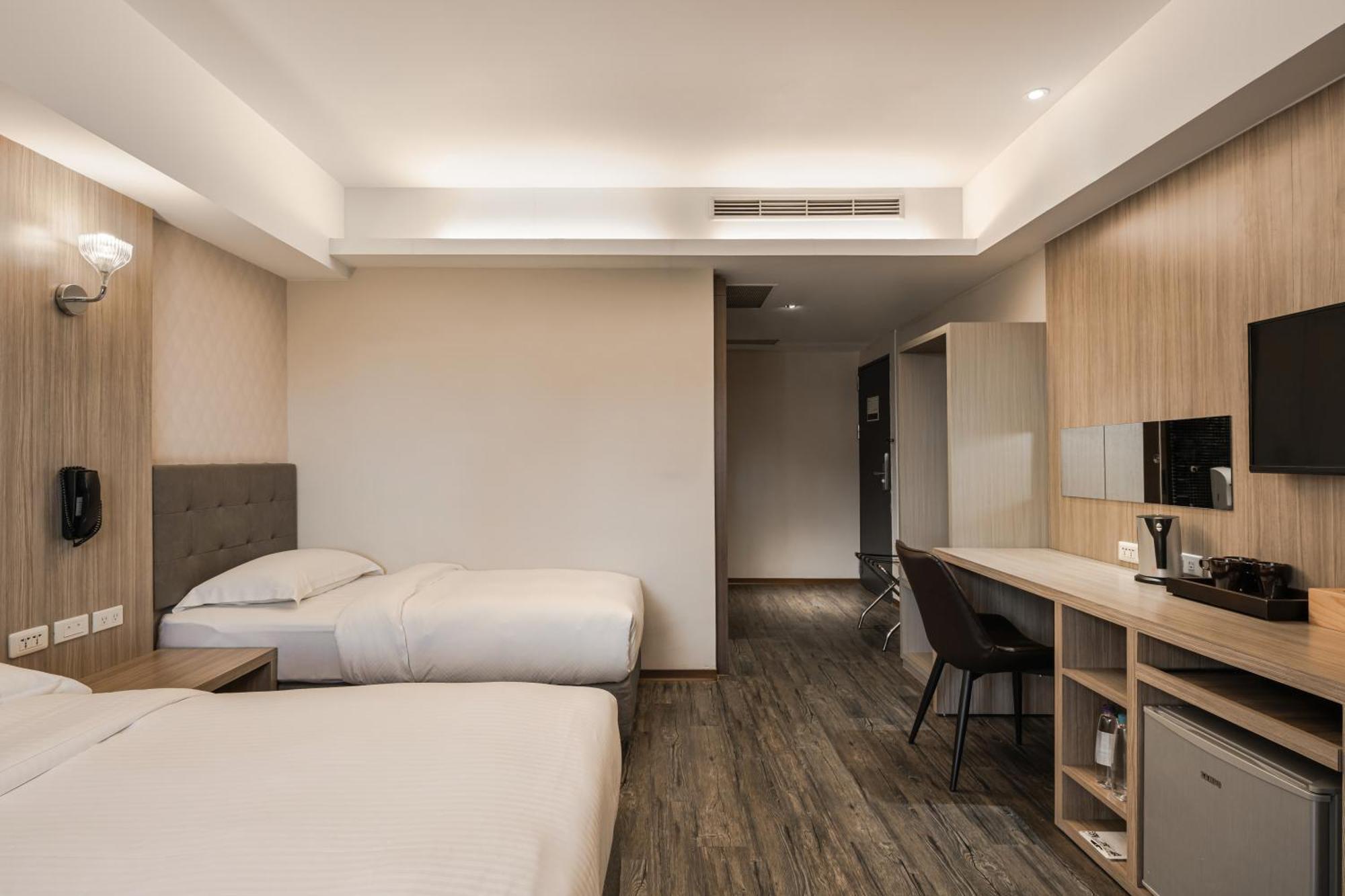The Riverside Hotel International Kaohsiung Exterior photo