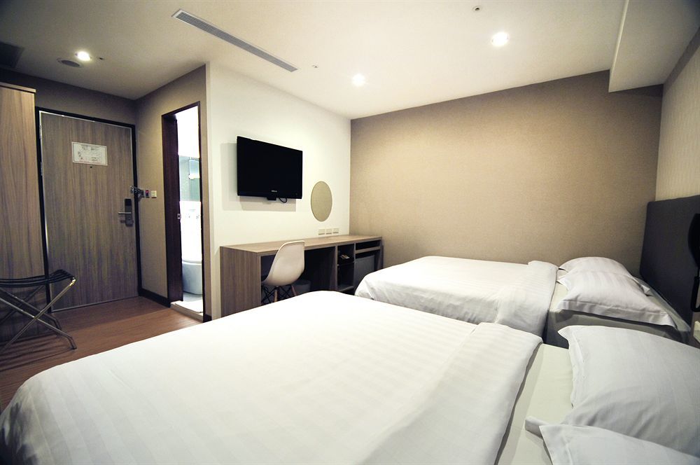 The Riverside Hotel International Kaohsiung Exterior photo
