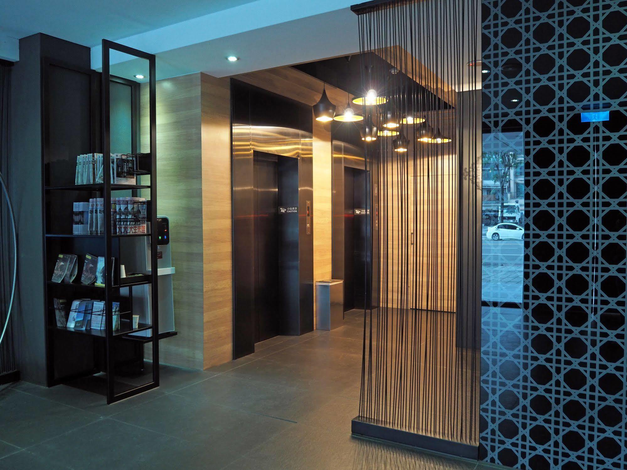 The Riverside Hotel International Kaohsiung Exterior photo