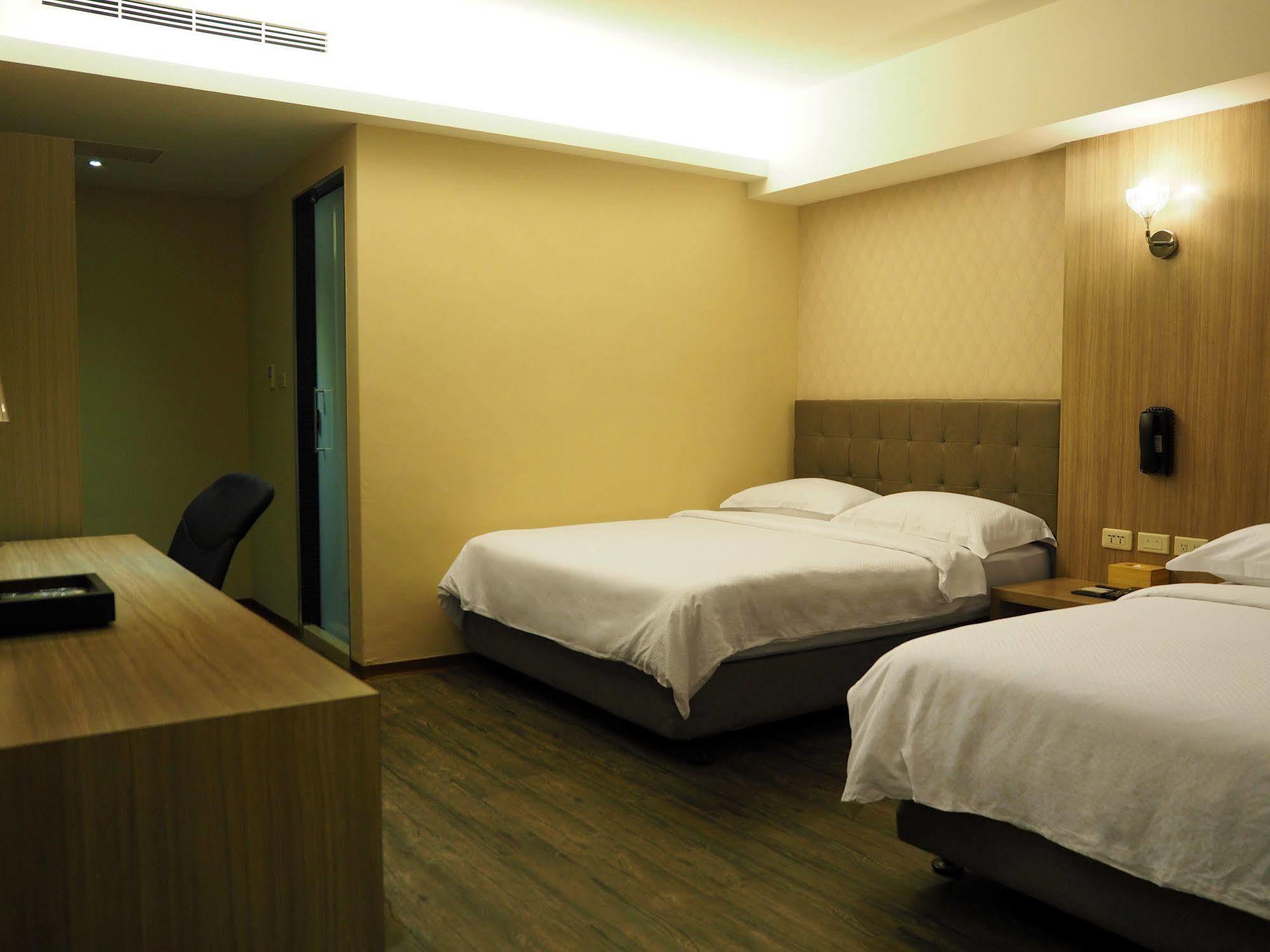 The Riverside Hotel International Kaohsiung Exterior photo